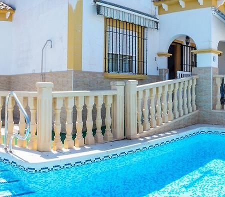 Casa Trudy Villa ตอร์เรเวียคา ภายนอก รูปภาพ